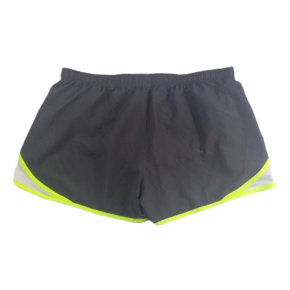 Under Armour | HeatGear Fly-by Shorts - Picture 2 of 4